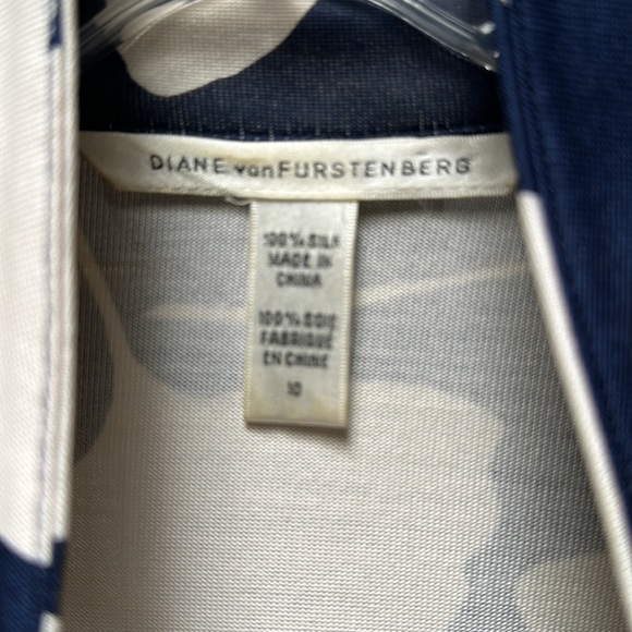 Hardly worn. - Picture 2 of 4